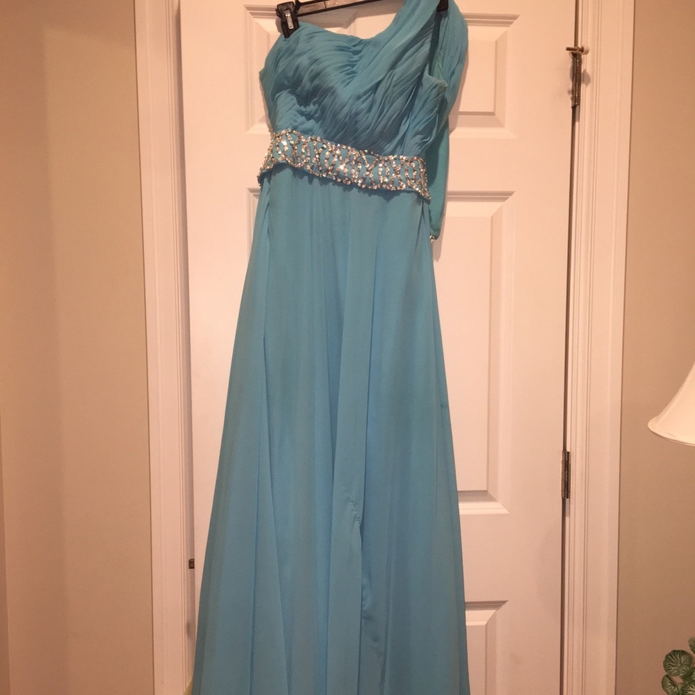 One shouldered blue chiffon dress.